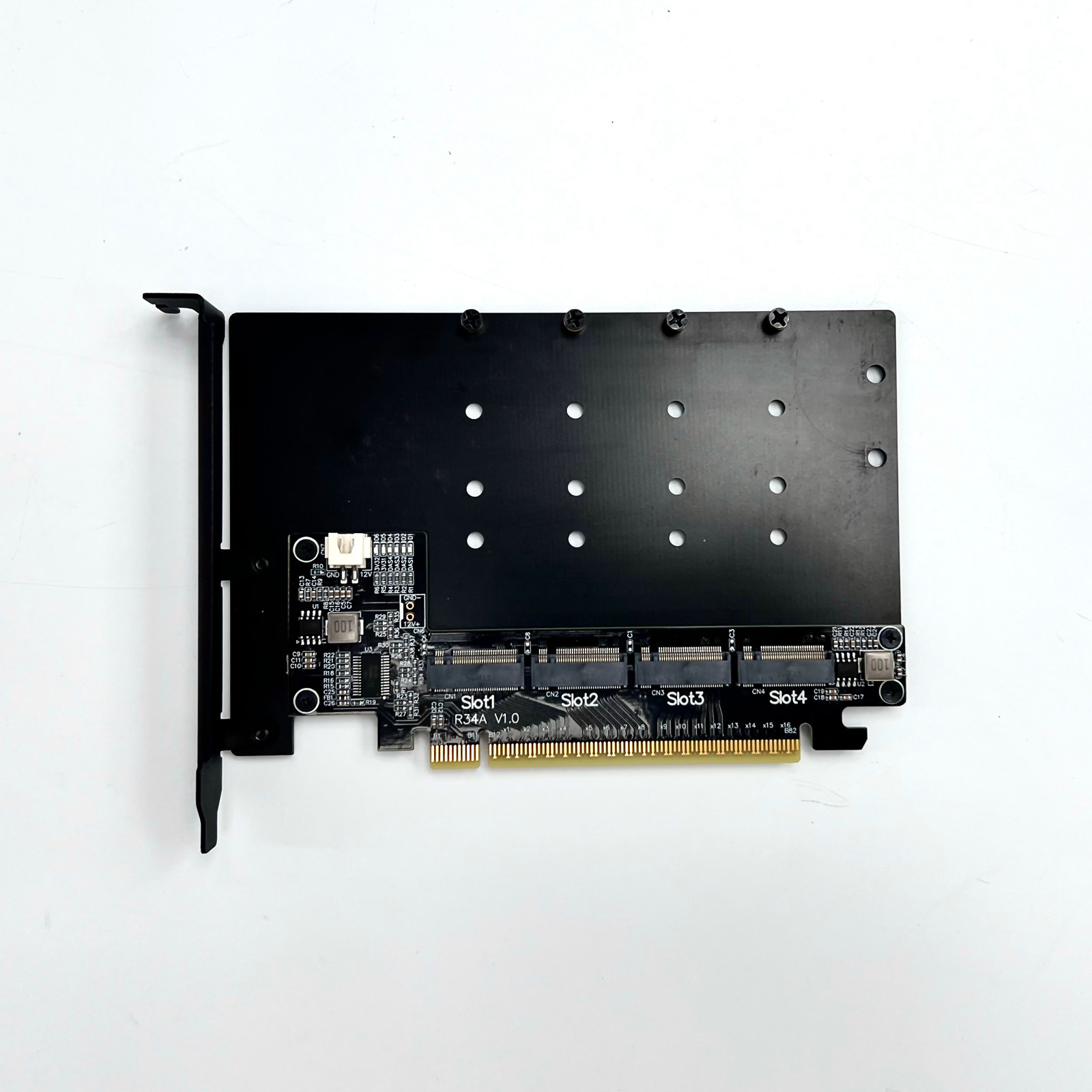R34A PCIe 5.0 x16 to 4-Port M. - đánh giá và giá Quad M.2 Nvme Pcie Bifurcation Card